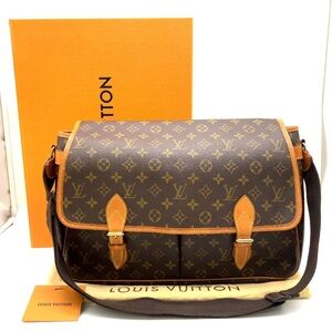 Louis Vuitton Monogram Gibeciere GM Messenger Bag
